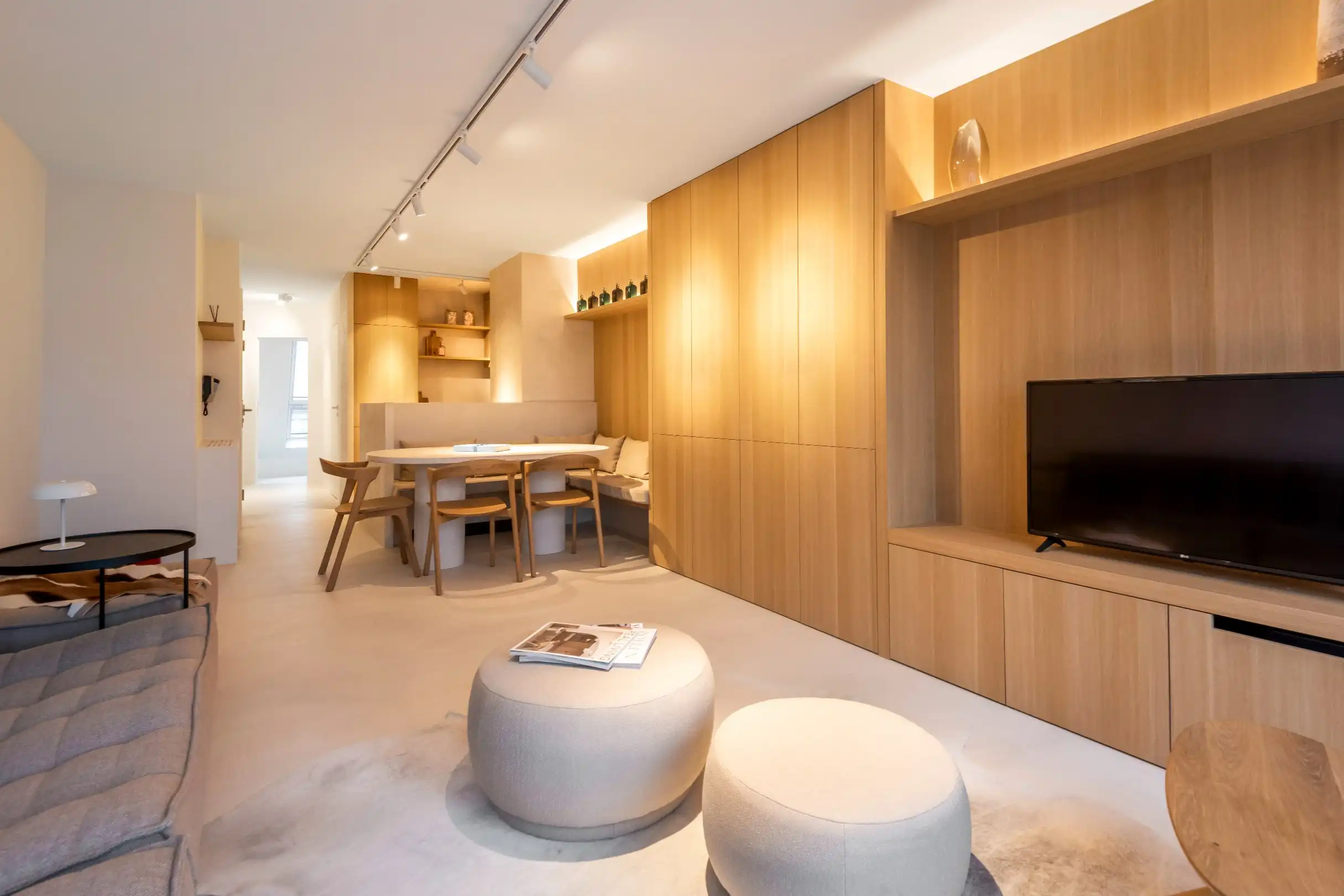 Prachtig gerenoveerde triplex gelegen op de Lippenslaan foto 3