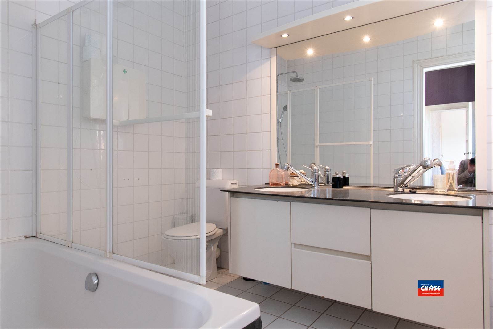 Karaktervolle burgerwoning met 4 ruime slaapkamers en stadstuin foto 17