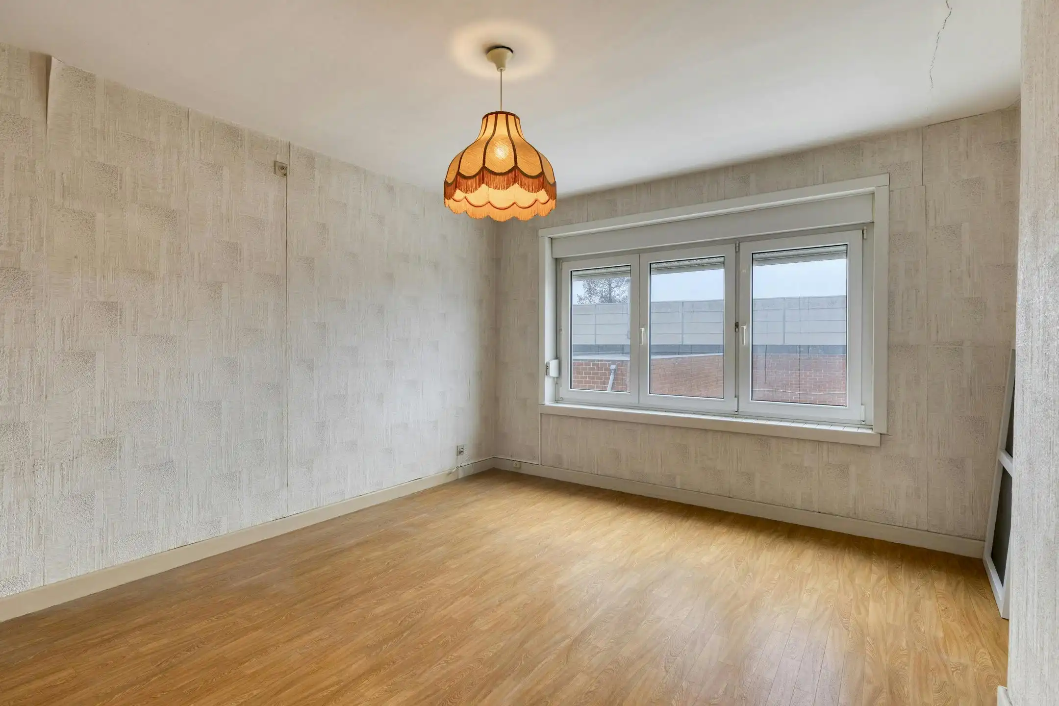 Te renoveren huis met 3 kamers te koop in Ooigem foto 10