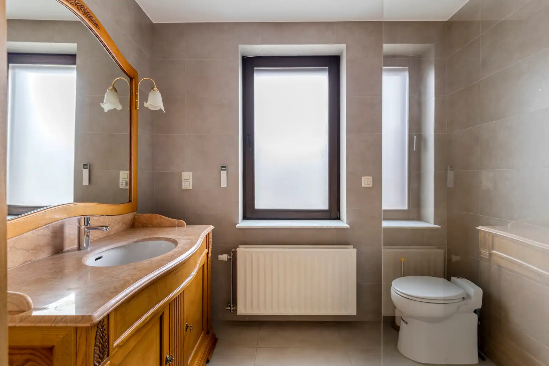 Eengezinswoning met 4 slaapkamers, 2 badkamers en tuin foto 18