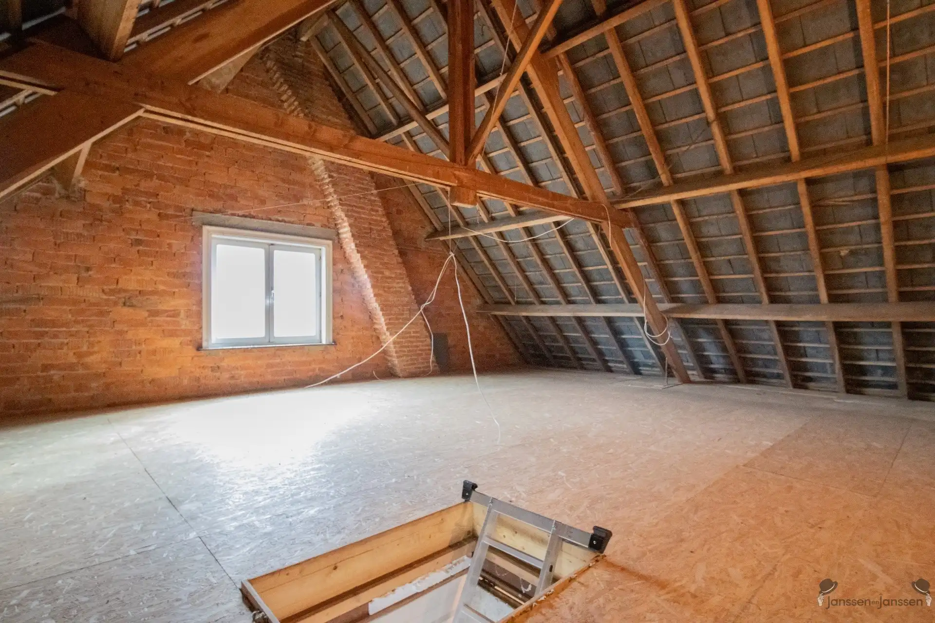 Te renoveren woning met 3 slaapkamers op 643 m² foto 18