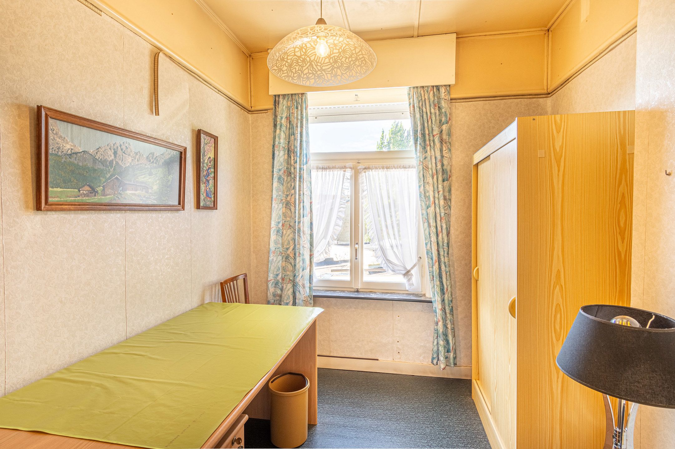 Knusse te renoveren woning met garage foto 15