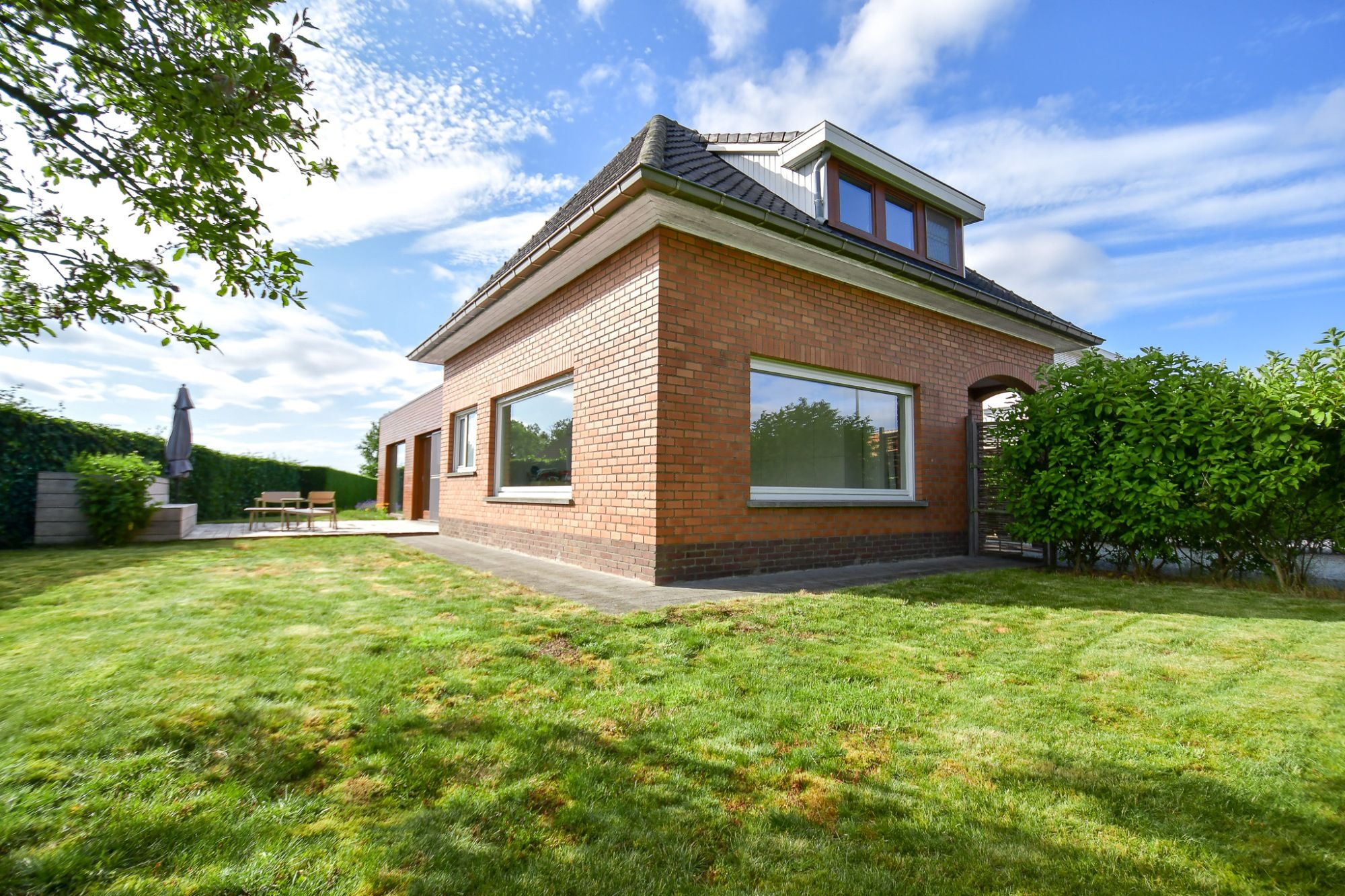 Trendy vernieuwde woning met uitbouw en grote tuin op uiterst rustige, doch centrale ligging. foto 26