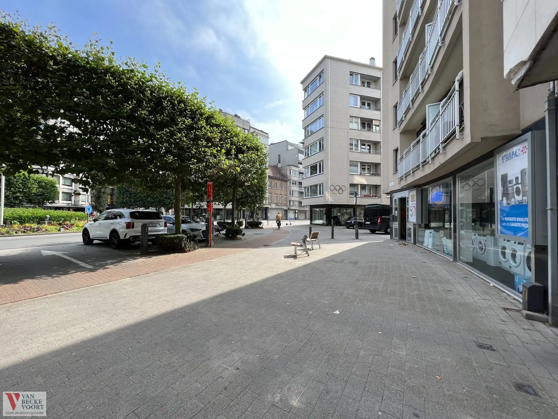 Handelsgelijkvloers 159m² - Leopold I-Plein foto 6