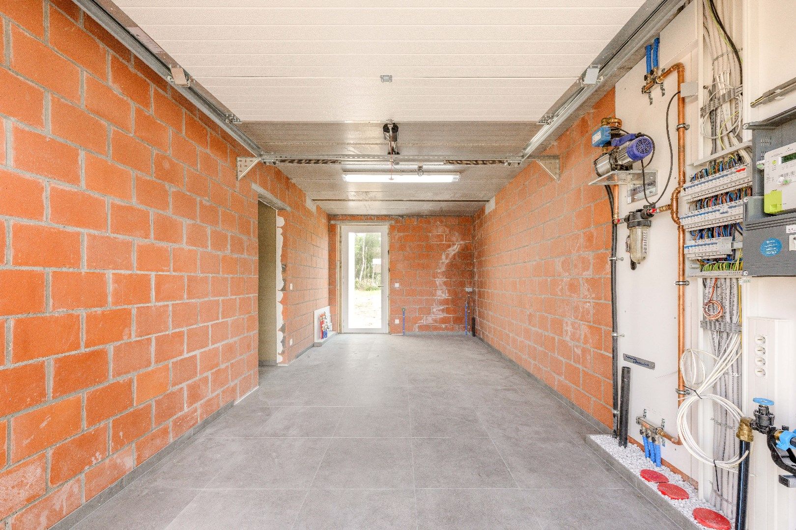 PRACHTIGE MODERNE WONING MET TUIN | GARAGE EN BIJGEBOUW (24 m²) foto 8