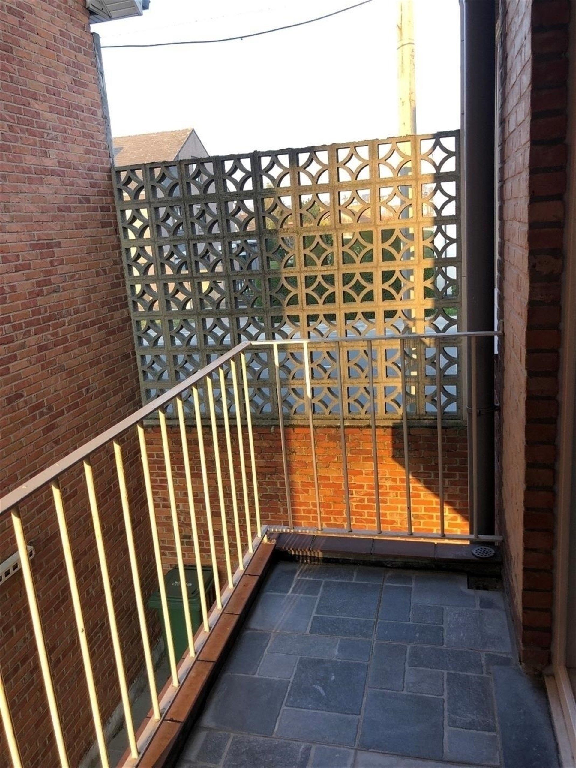 Gunstig gelegen 2 slaapkamer appartement. foto 20