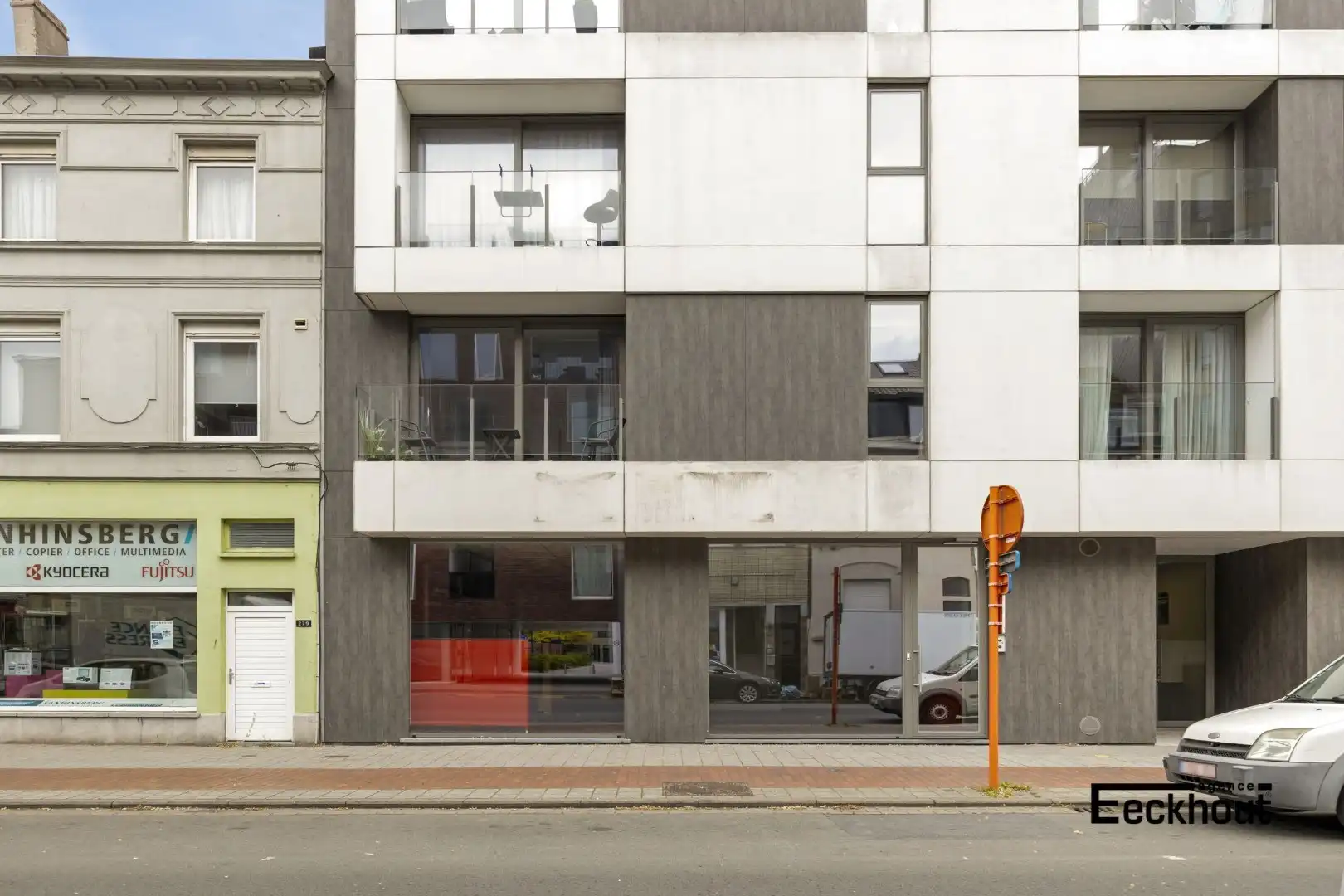Commerciële handelsruimte van 106 m² op toplocatie in Oostende foto 2