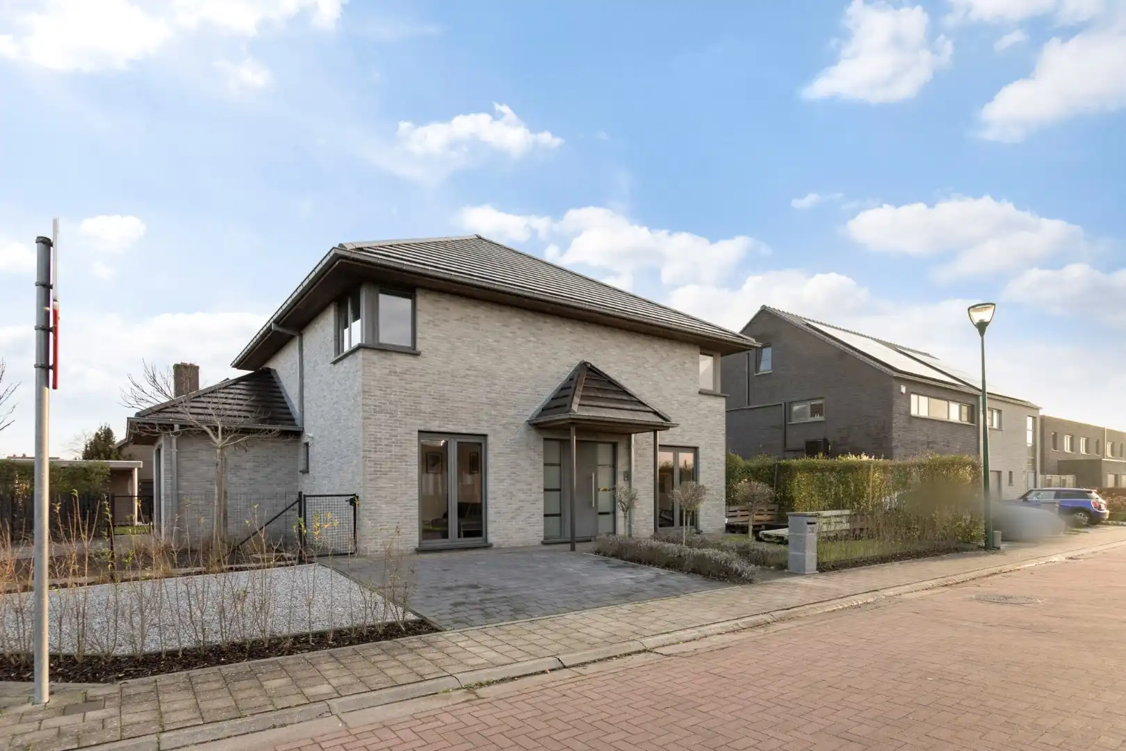 Villa met 3 slaapkamers, bureau, garage en afgesloten tuin in Sleidinge foto 2