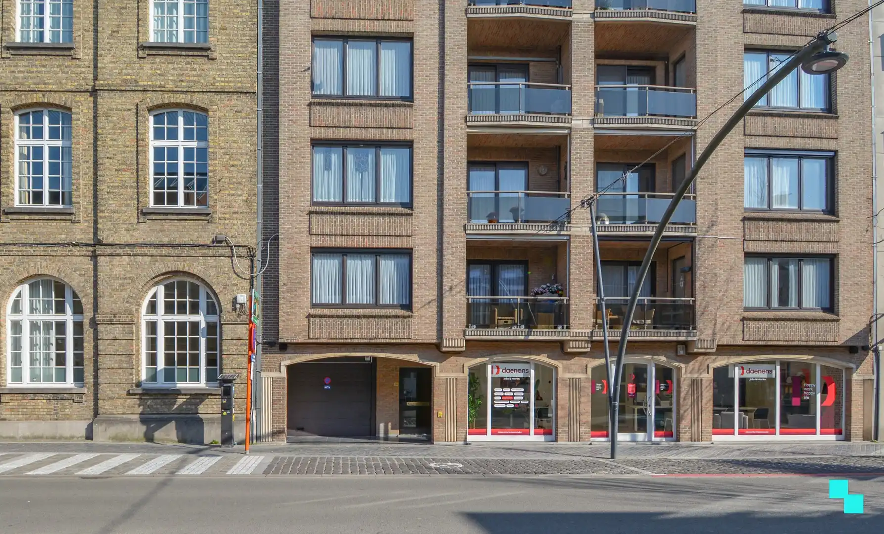 Gerenoveerd 3-slaapkamer appartement te Roeselare foto 31