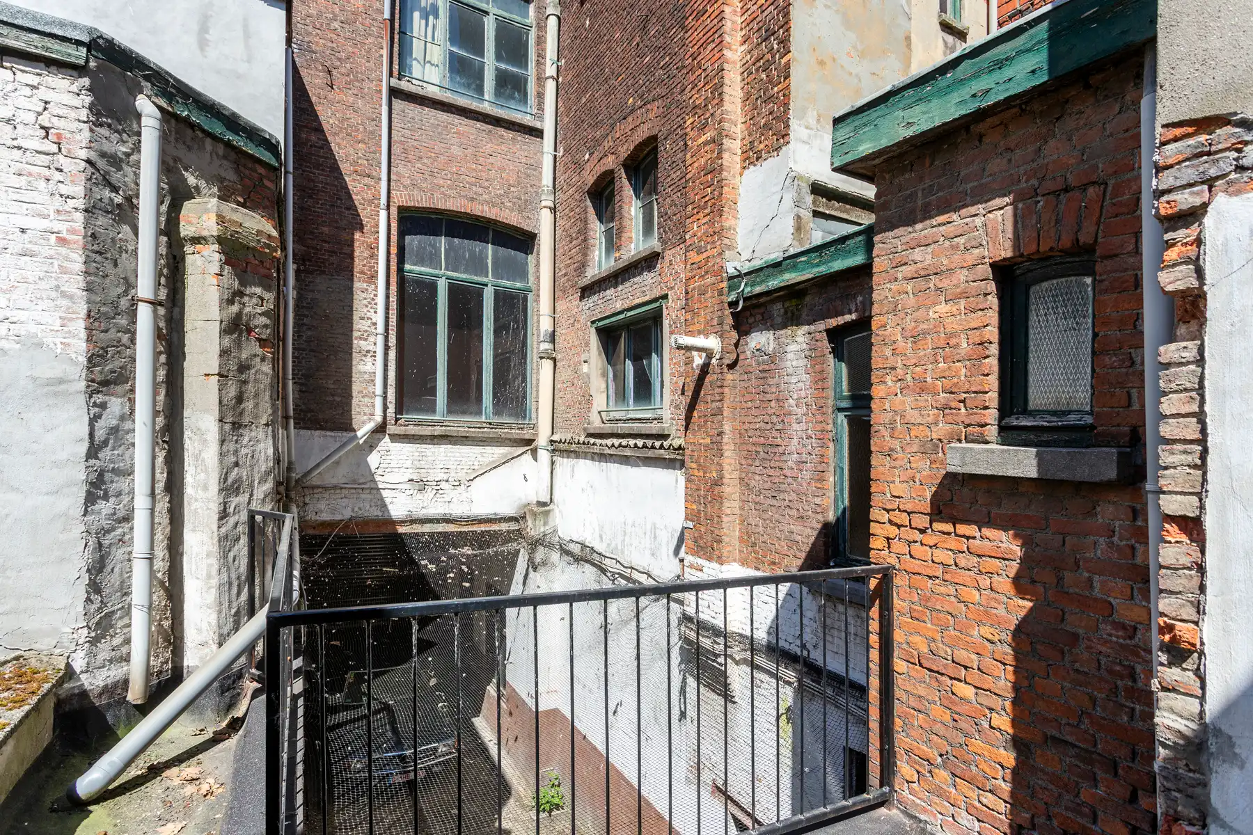Te renoveren dubbele herenwoning met magazijn op 't Zuid foto 12