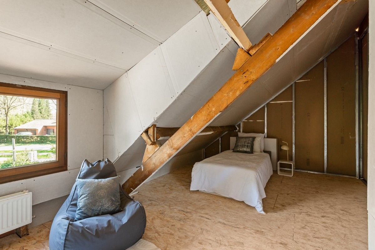 Verder af te werken charmante woning op 1840m² vlakbij het centrum van Sint-Antonius foto 15