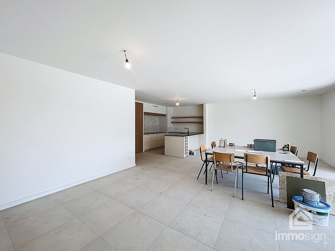 Instapklaar nieuwbouw appartement met 2 slaapkamers, terras, autostaanplaats en berging te Kinrooi foto 2