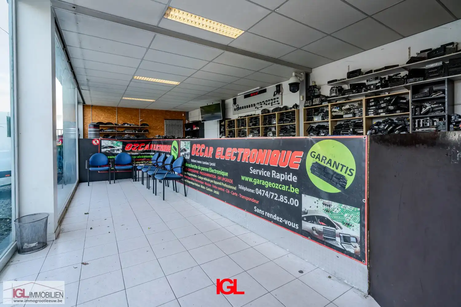 Handelspand met 2 handelsruimtes en 1 appartement te koop op AAA locatie foto 16