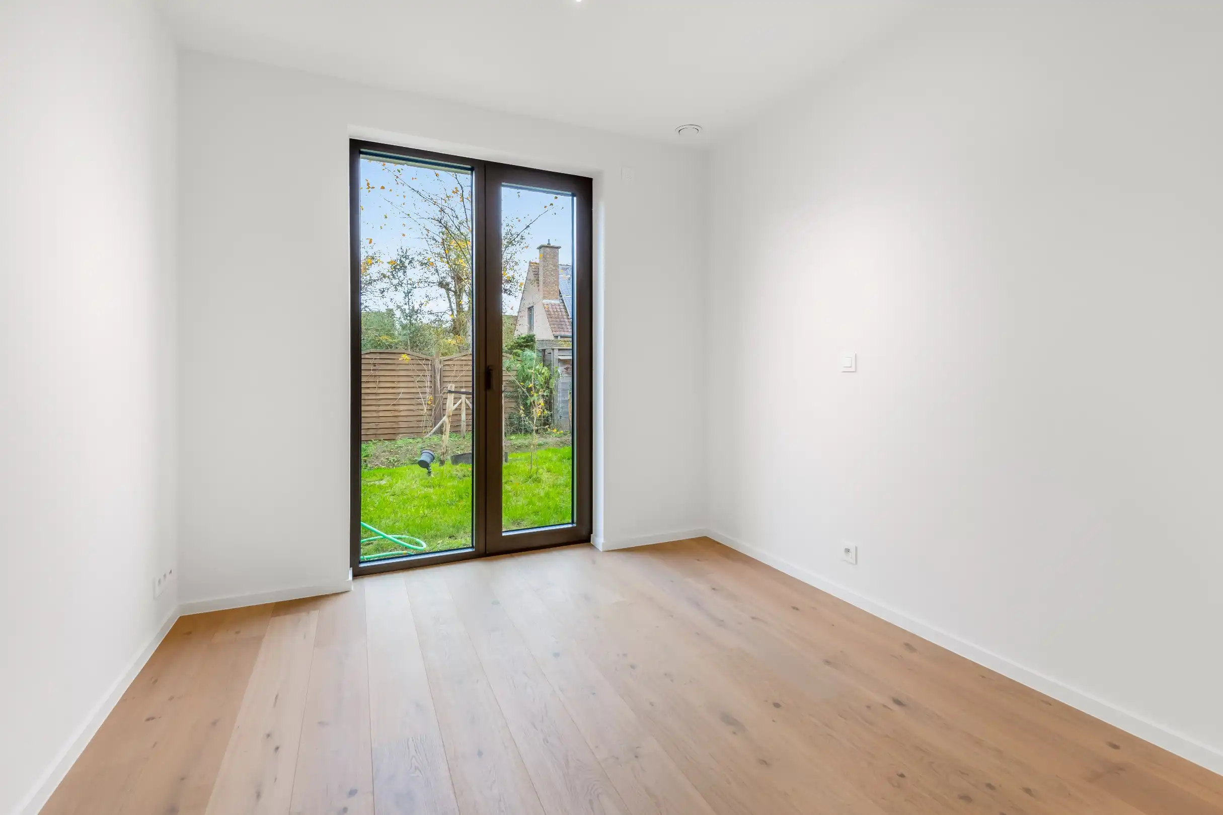 Moderne nieuwbouwwoning met ruime terrassen en ondergrondse dubbele garagebox foto 17