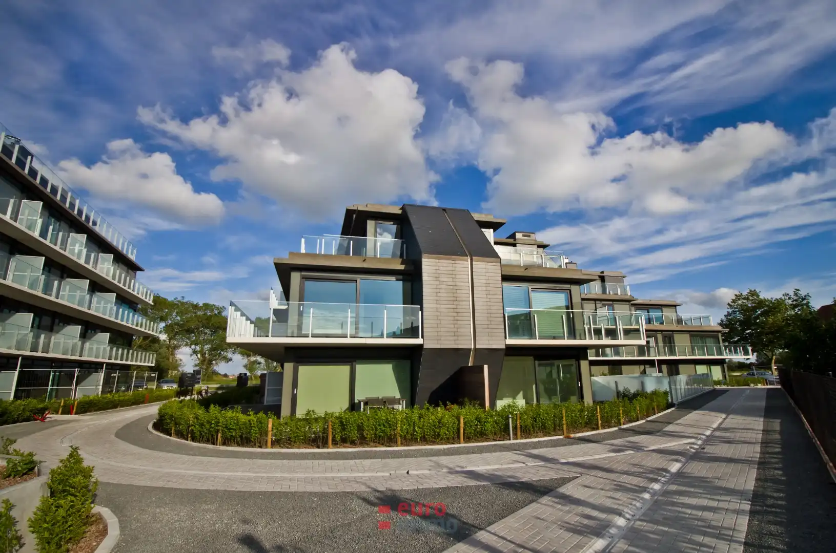 Ruime garagebox langs de waterlijn van Nieuwpoort-Stad! foto 8