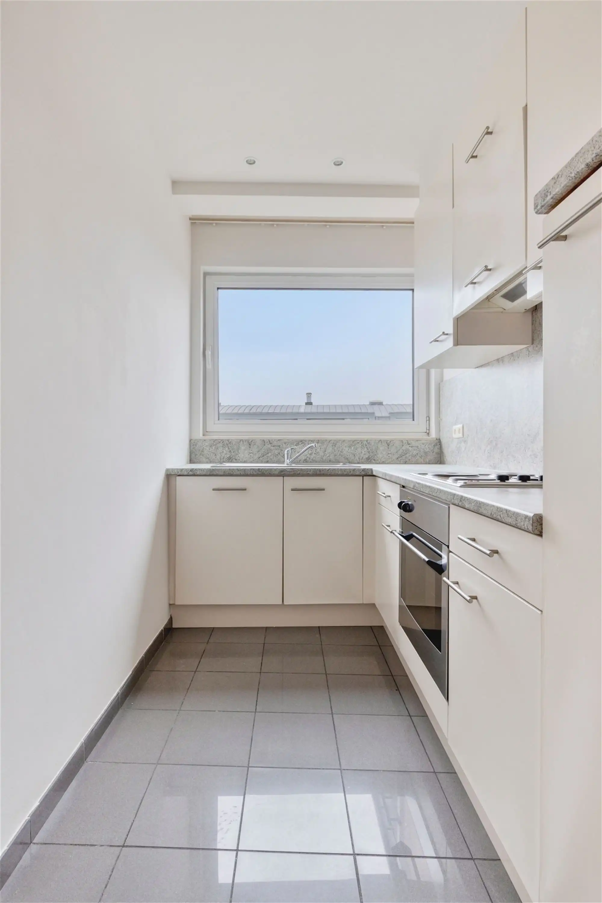 Instapklaar appartement met terras op centrale locatie foto 6