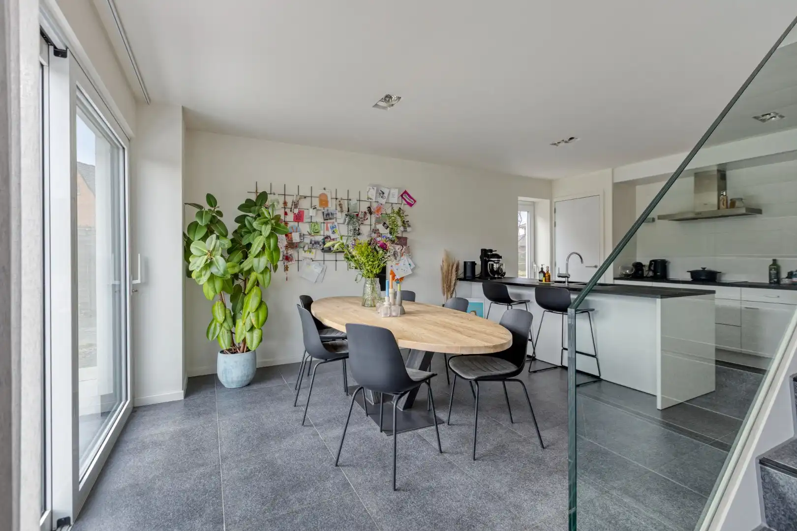 Ruime recente woning met 3 slpks en 2 badkamers, gelegen op een zonnig perceel in Mol - Achterbos !  foto 12