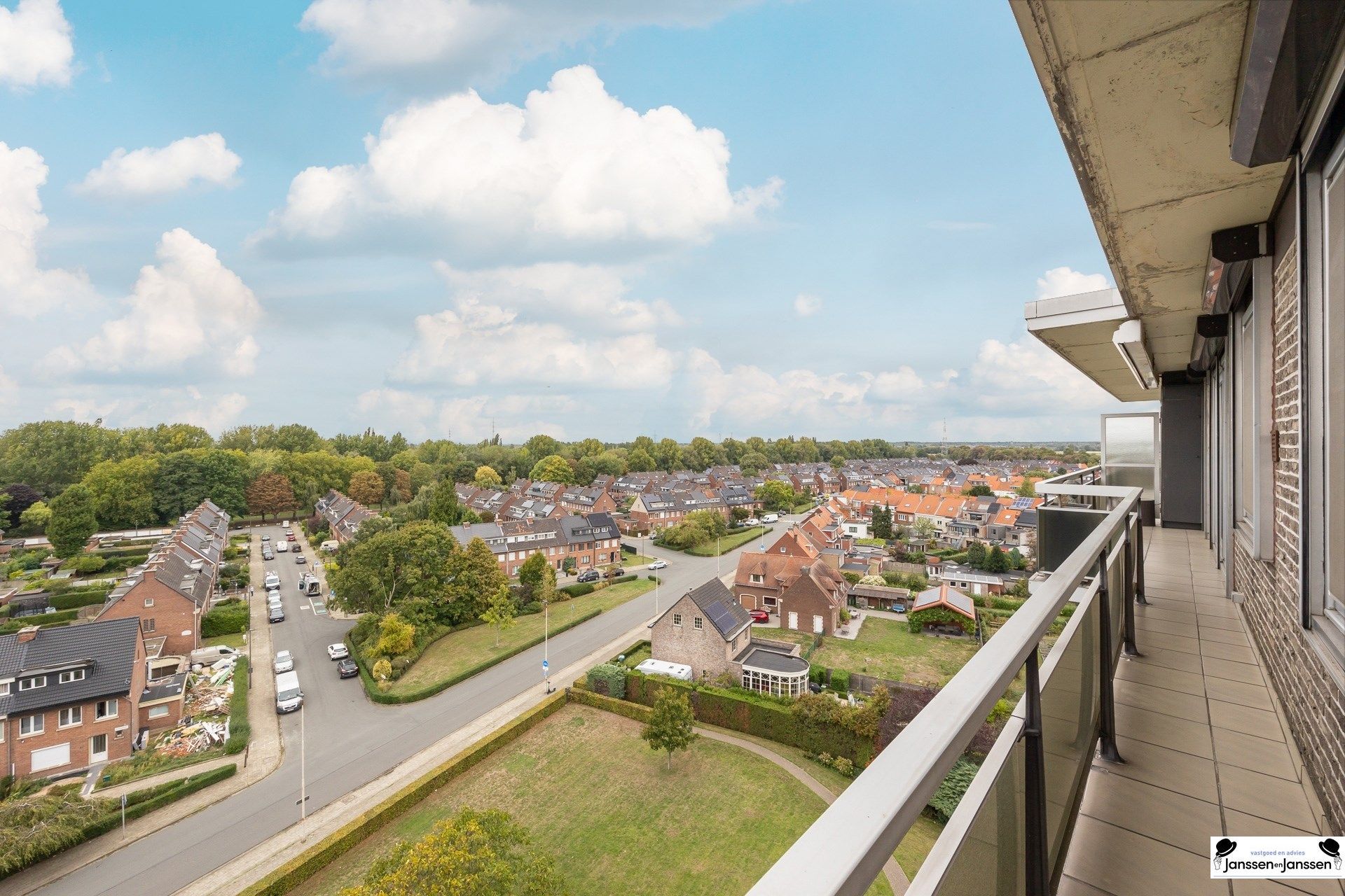 Uniek appartement met prachtig dakterras en panoramisch uitzicht foto 7