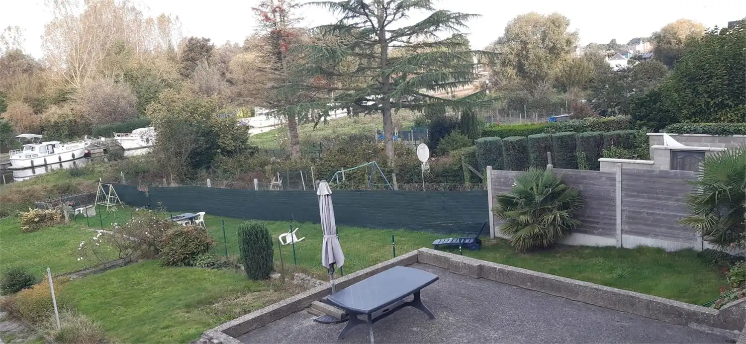 Ruime, praktische woning met tuin foto 36