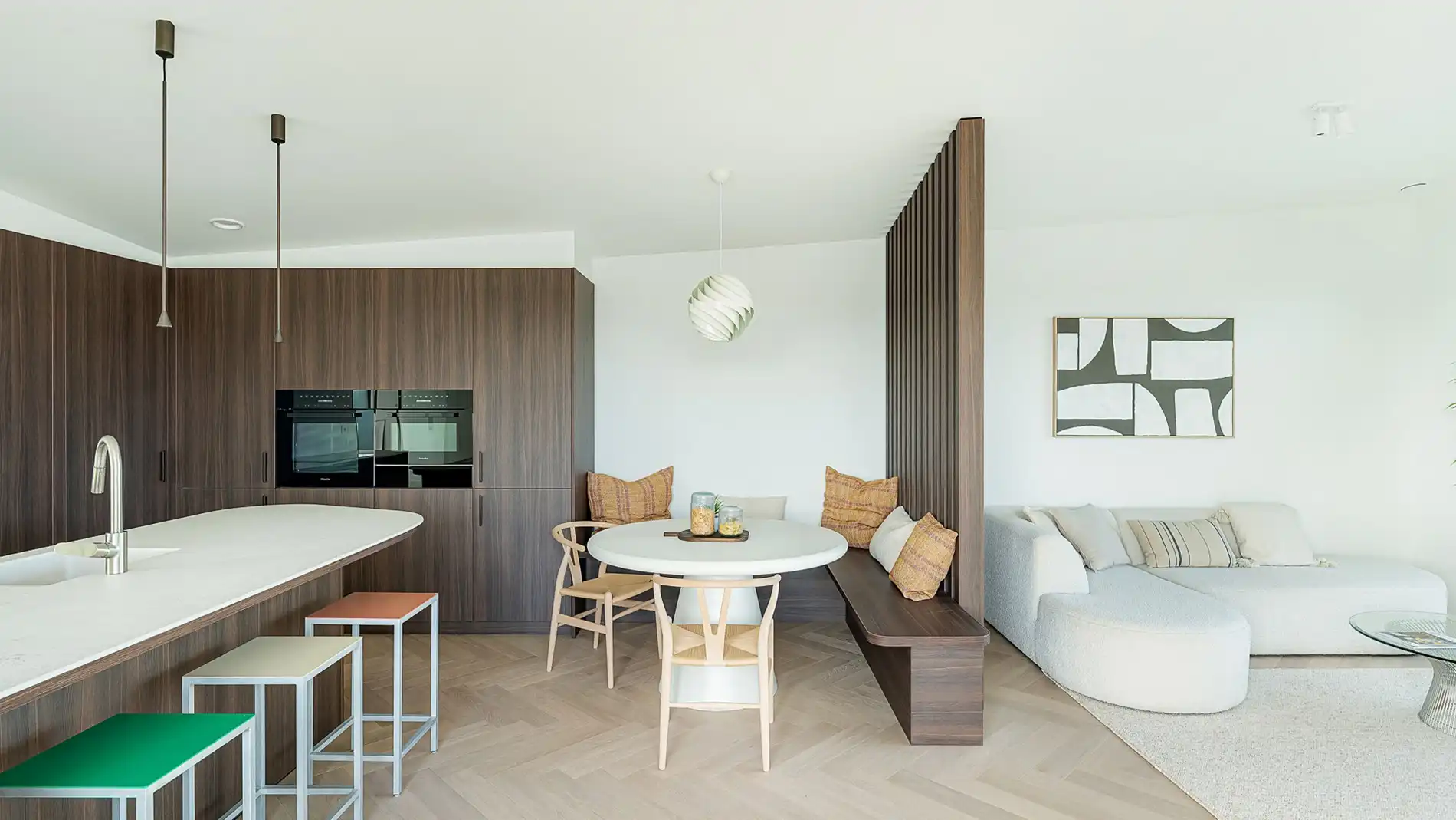 Exclusief verblijf met lift, terrassen en uitzonderlijke volumes in een groene-autovrije verkaveling te Knokke. foto 5