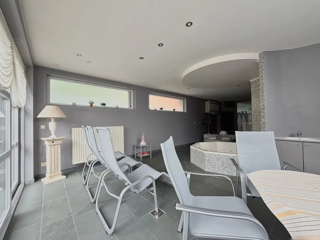 Exclusieve handelswoning (267m²) met goedgekeurde functiewijziging naar ruime gezinswoning foto 13