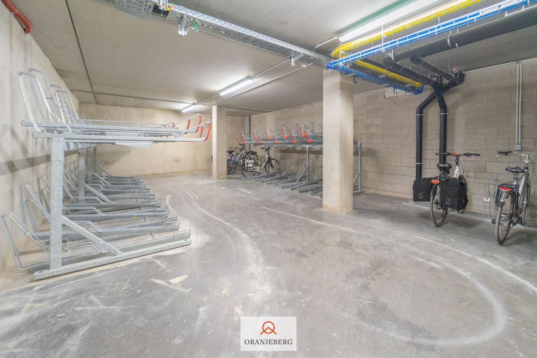 Luxe 2 slaapkamerappartement met 2 terrassen en privatieve tuin foto 38