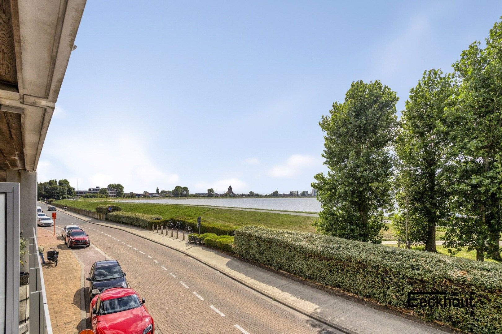 Recent 2-slaapkamerappartement met zonneterras en mooi zicht op de spuikom! foto 2