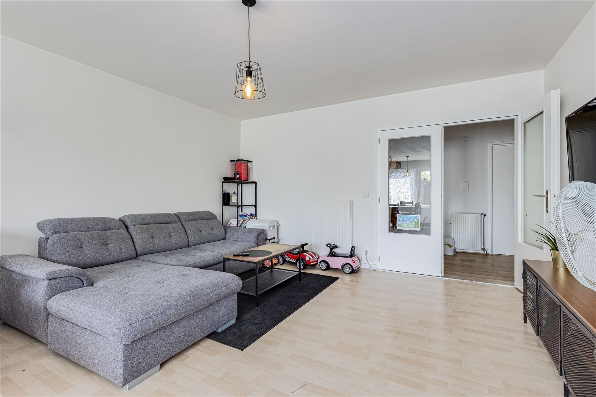 Ruim appartement met 2 slpk + terras te koop in Mortsel foto {{pictureIndex}}