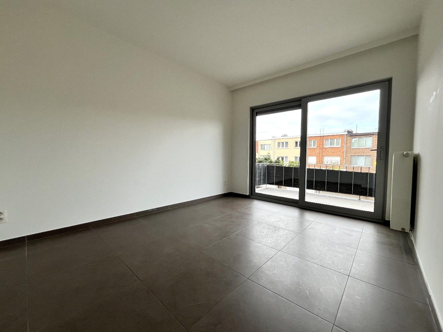 Hedendaags 2 slpk appartement met terras foto 8