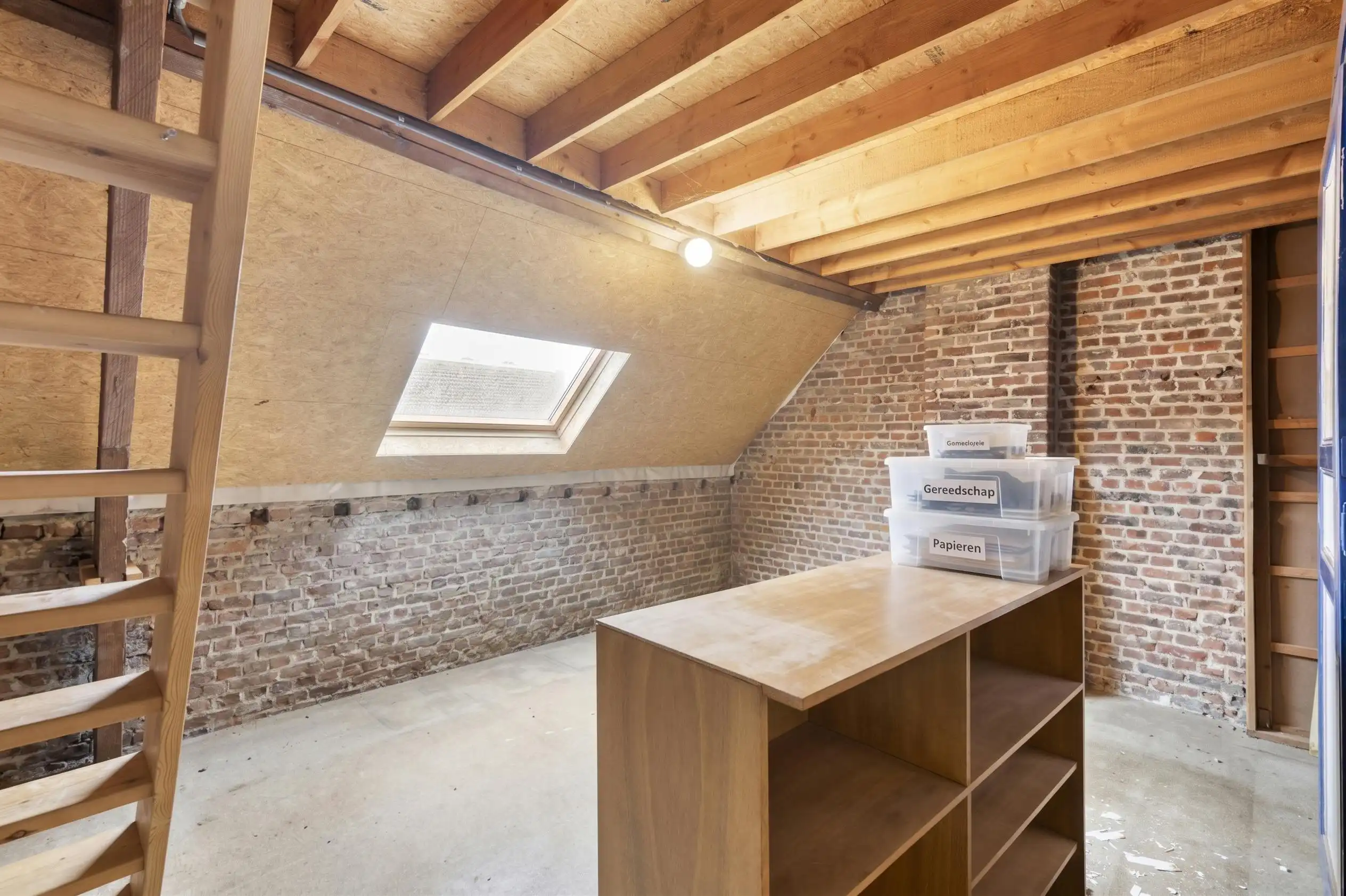 Karaktervol herenhuis in het hart van Ieper foto 21