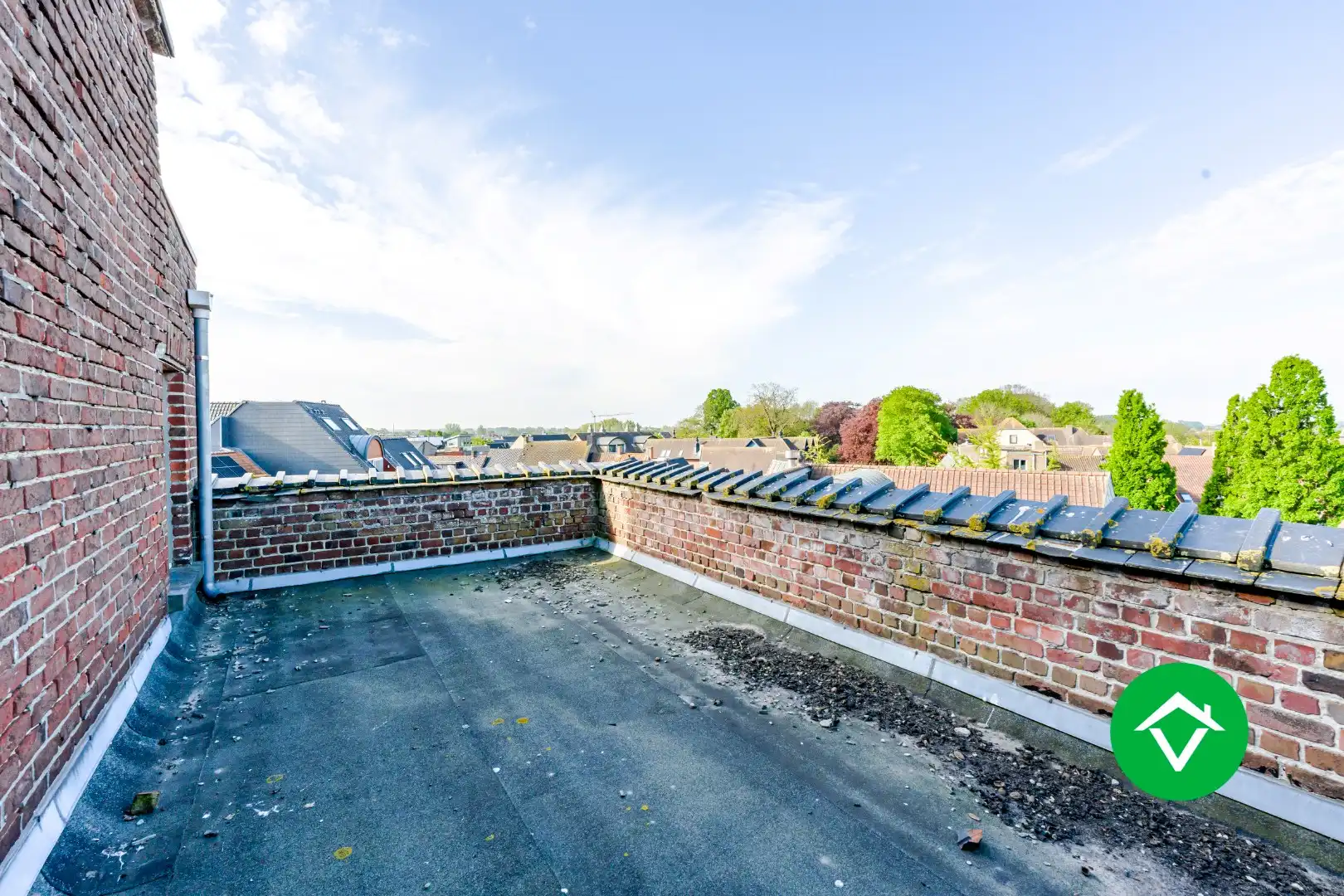 Ruim triplex appartement met 5 slaapkamers, in het centrum van Torhout foto 28
