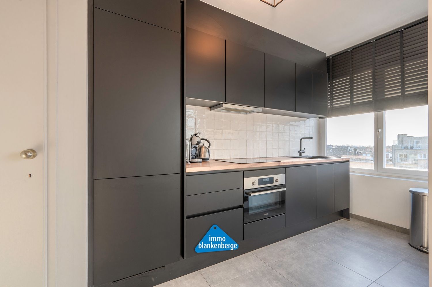 Modern gerenoveerd appartement met twee slaapkamers op een toplocatie foto 4