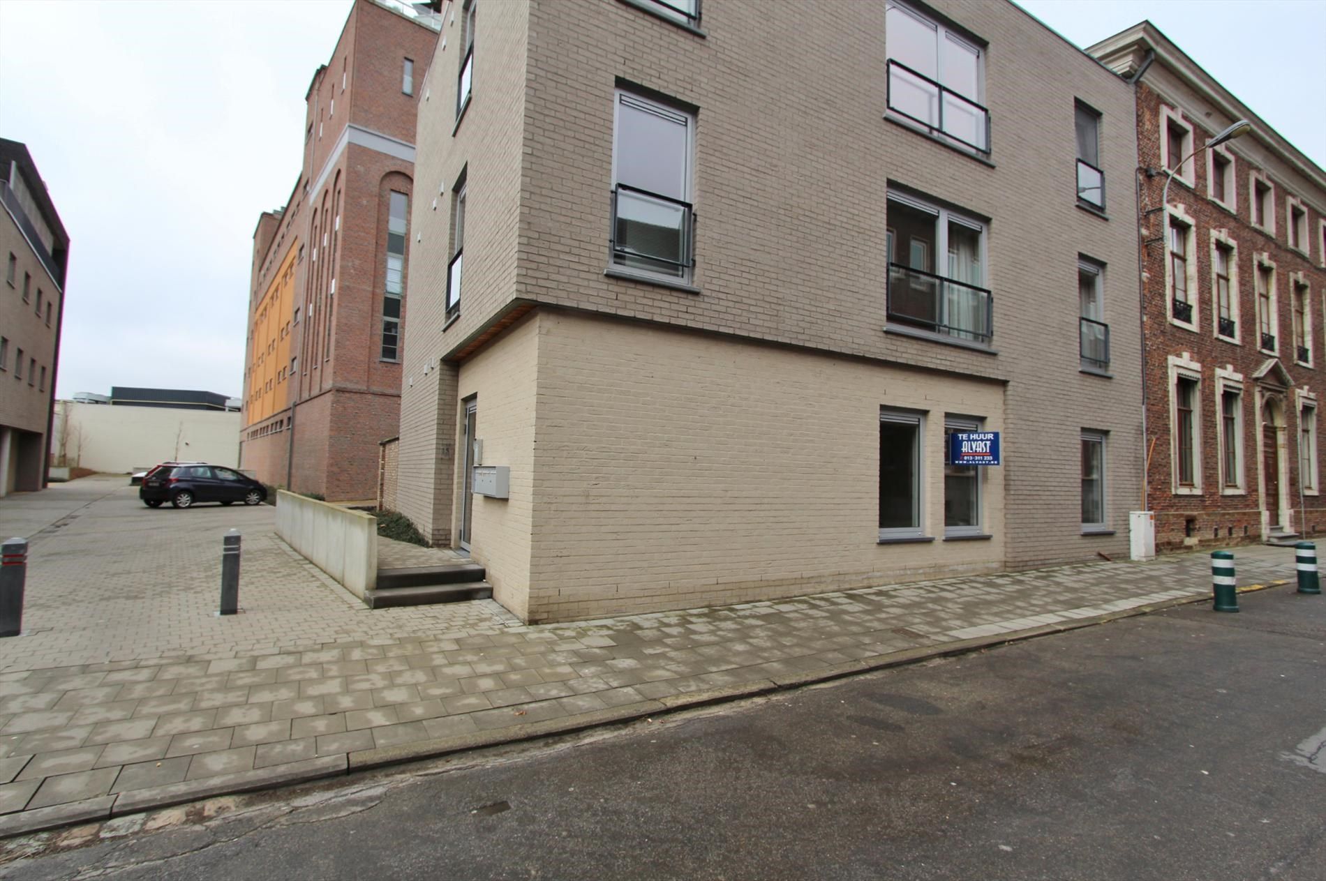 GLVL APPARTEMENT met 2 slpk te huur te Diest  foto {{pictureIndex}}