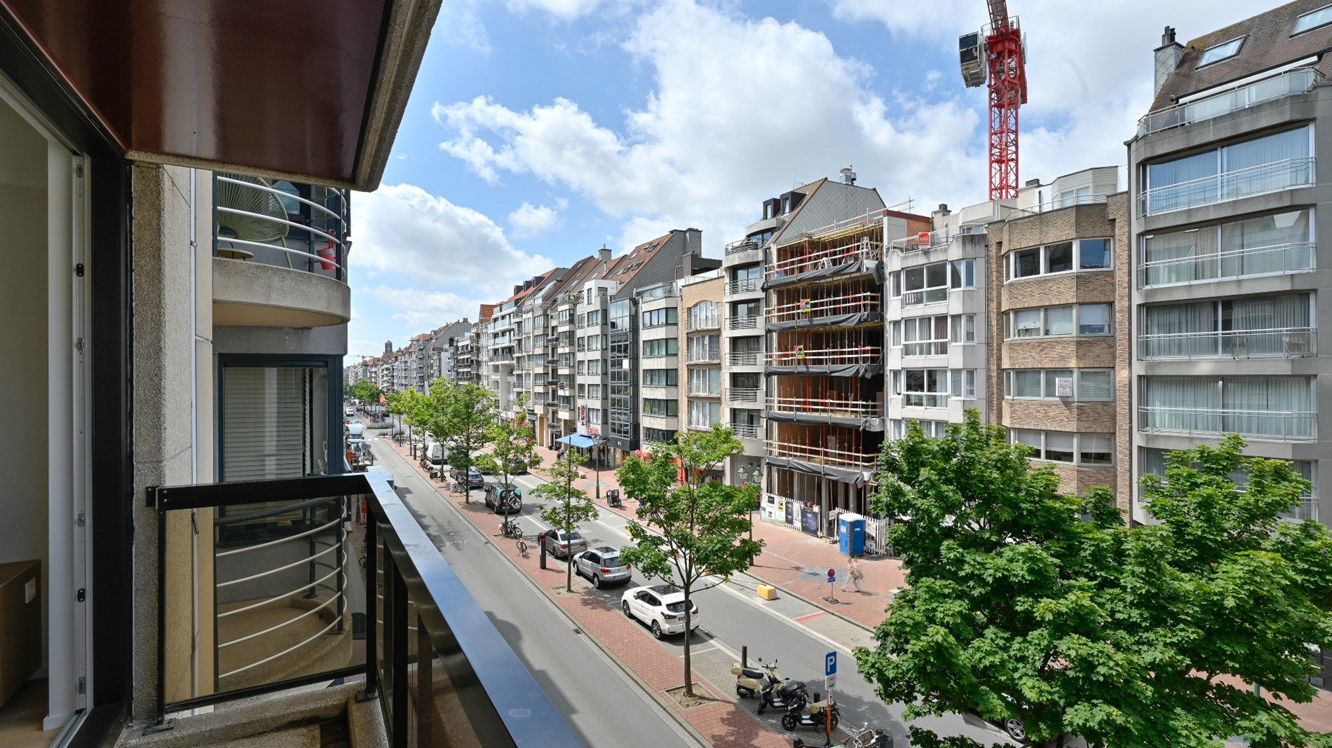 Subliem gerenoveerd appartement in centrum Knokke foto 12