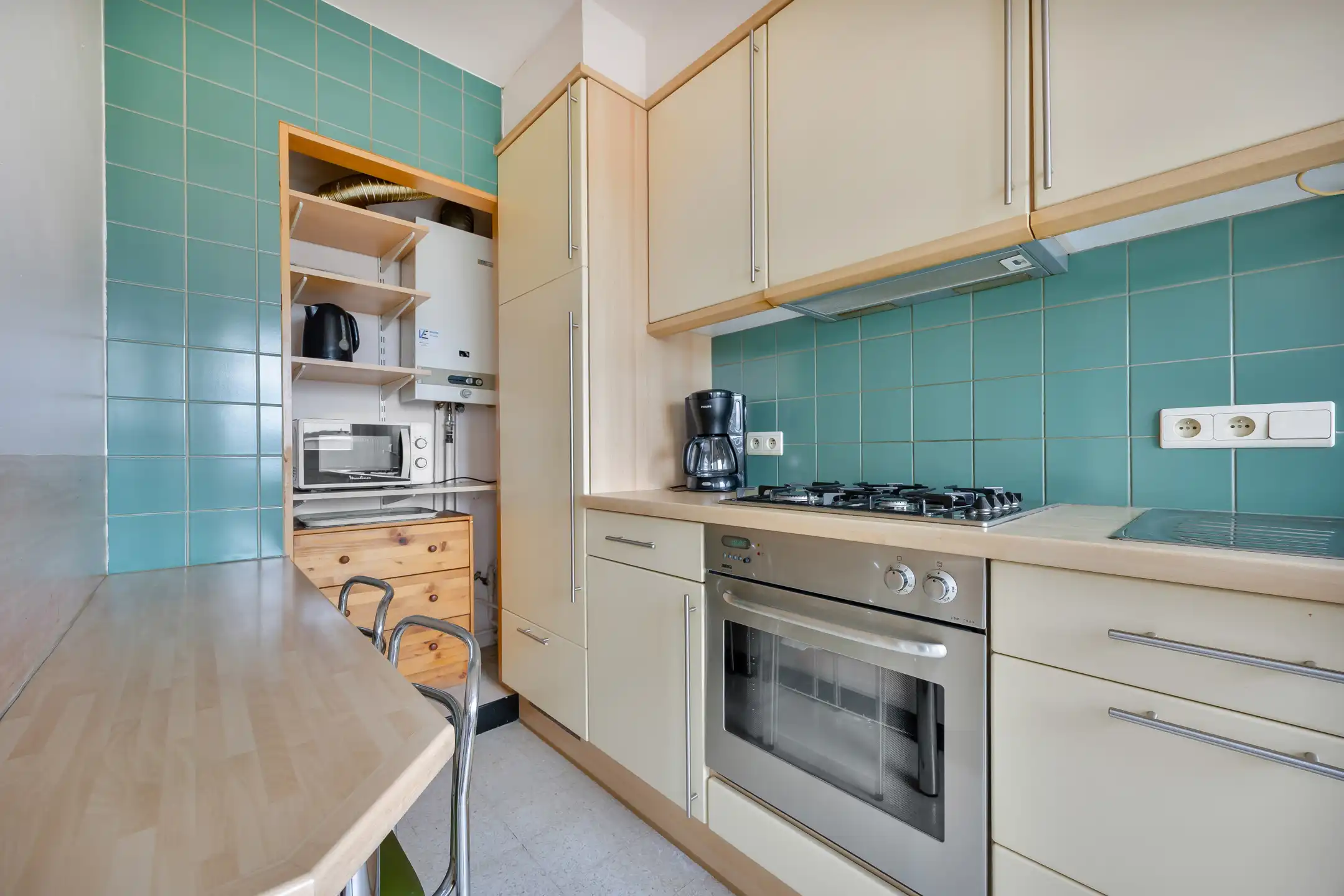 Appartement met 2 slaapkamers en terras op goede locatie foto 8