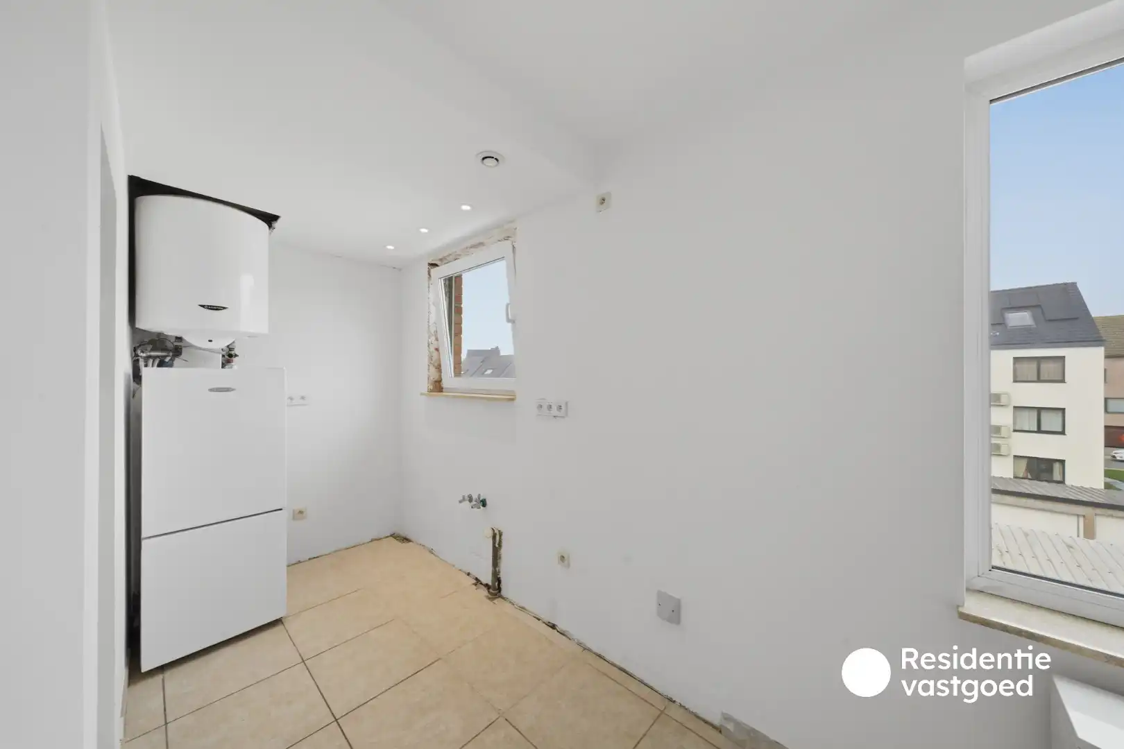 Instapklaar  2 slaapkamer appartement te Bredene foto 11