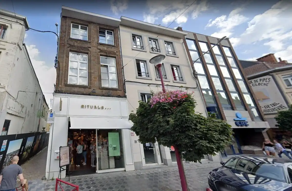 Opbrengsteigendom te koop – Verhuurd aan Rituals – Waver centrum foto {{pictureIndex}}