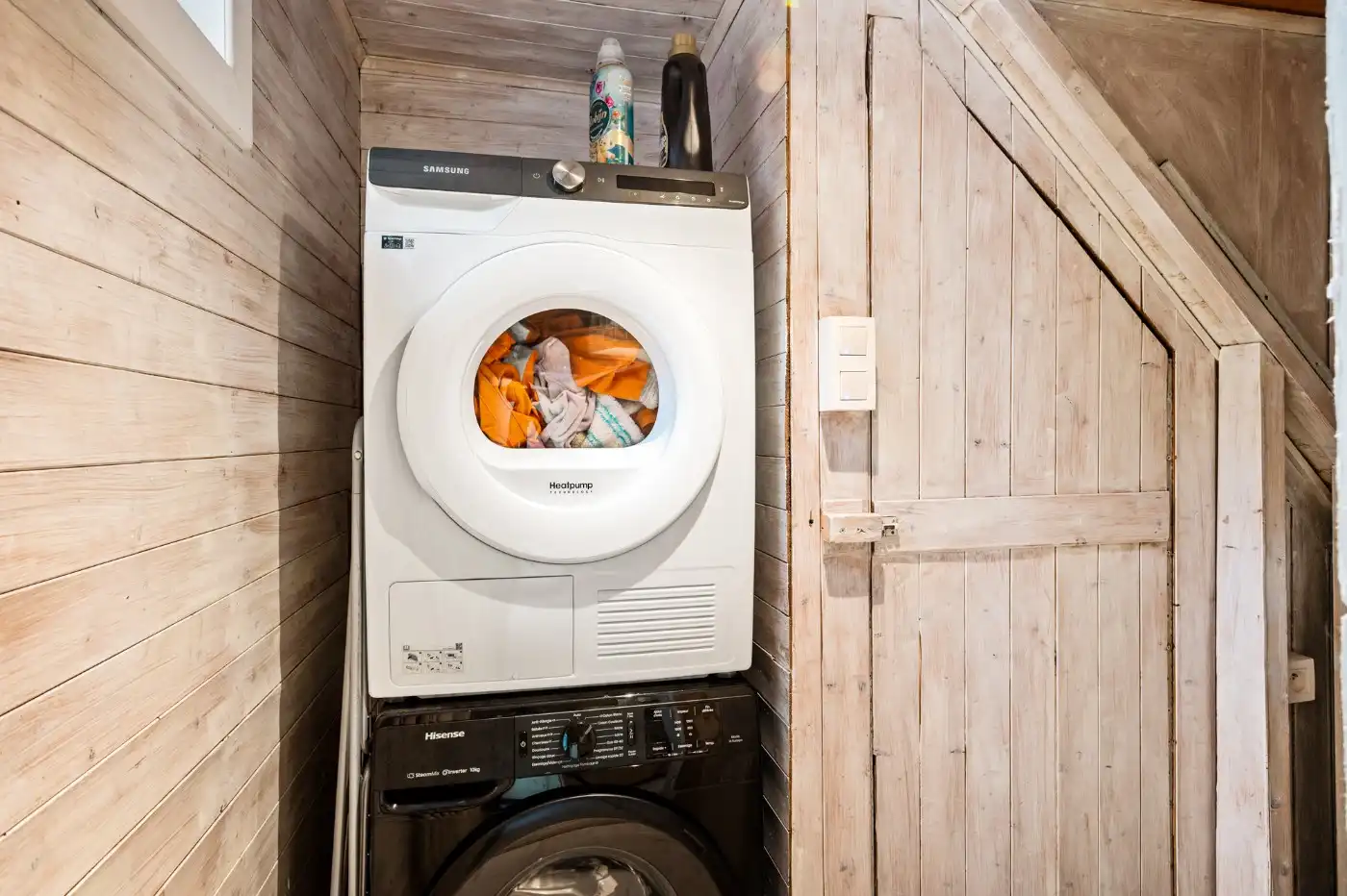 Gesloten bebouwing met 2 slpk., tuinberging en tuin foto 9