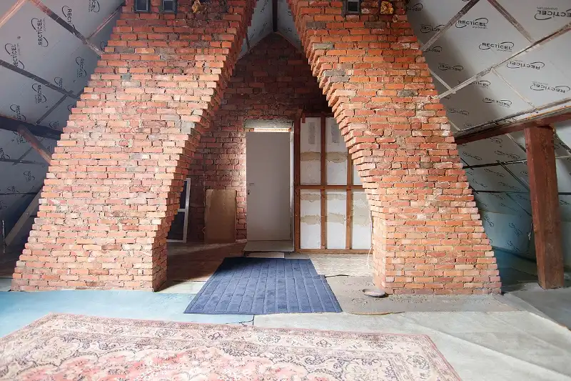 TRADITIONELE WONING VLAK BIJ DE STAD EN HET KANAAL foto 18
