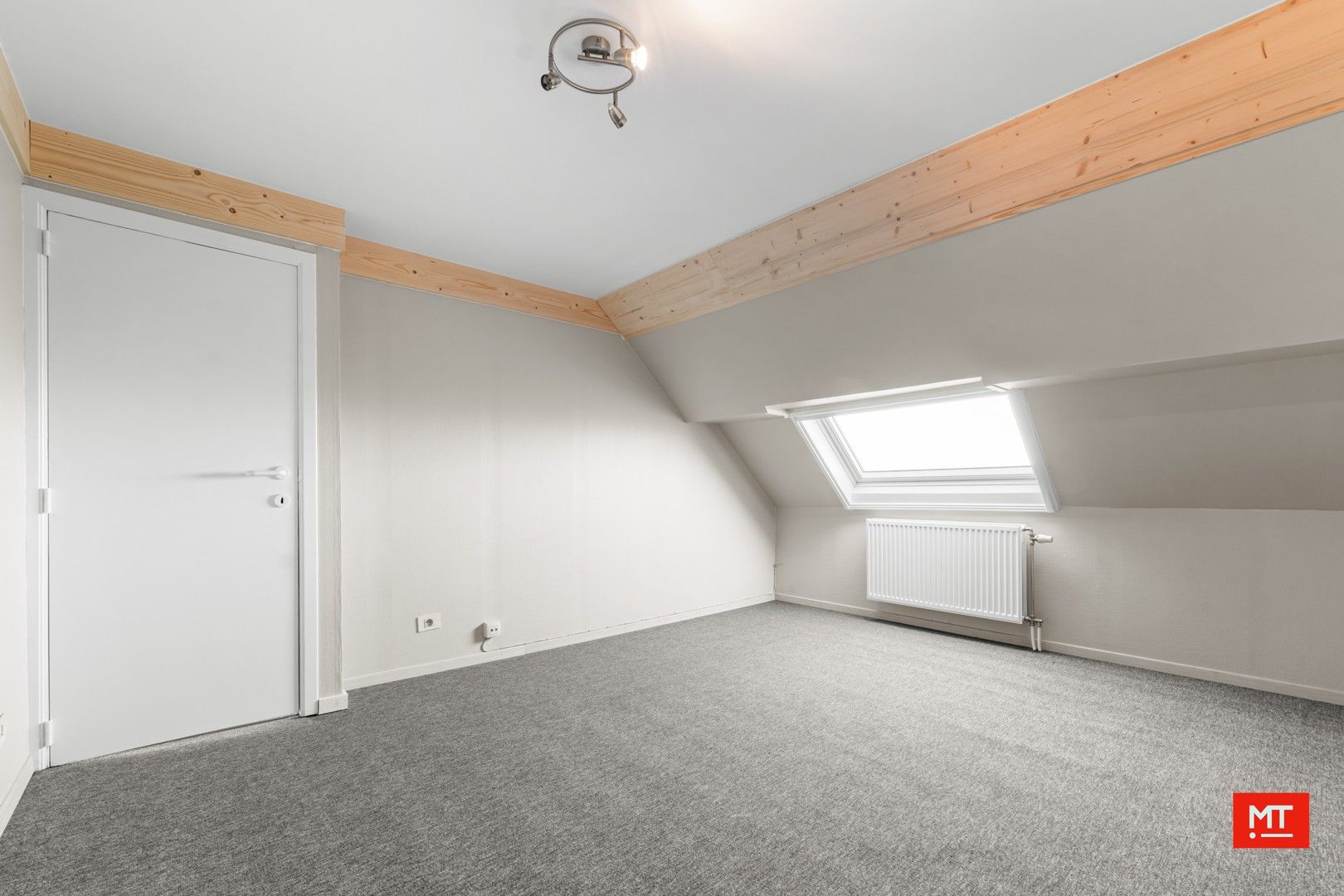 Landelijk gelegen alleenstaande woning met 3 slaapkamers, tuin en garage in Bikschote foto 16