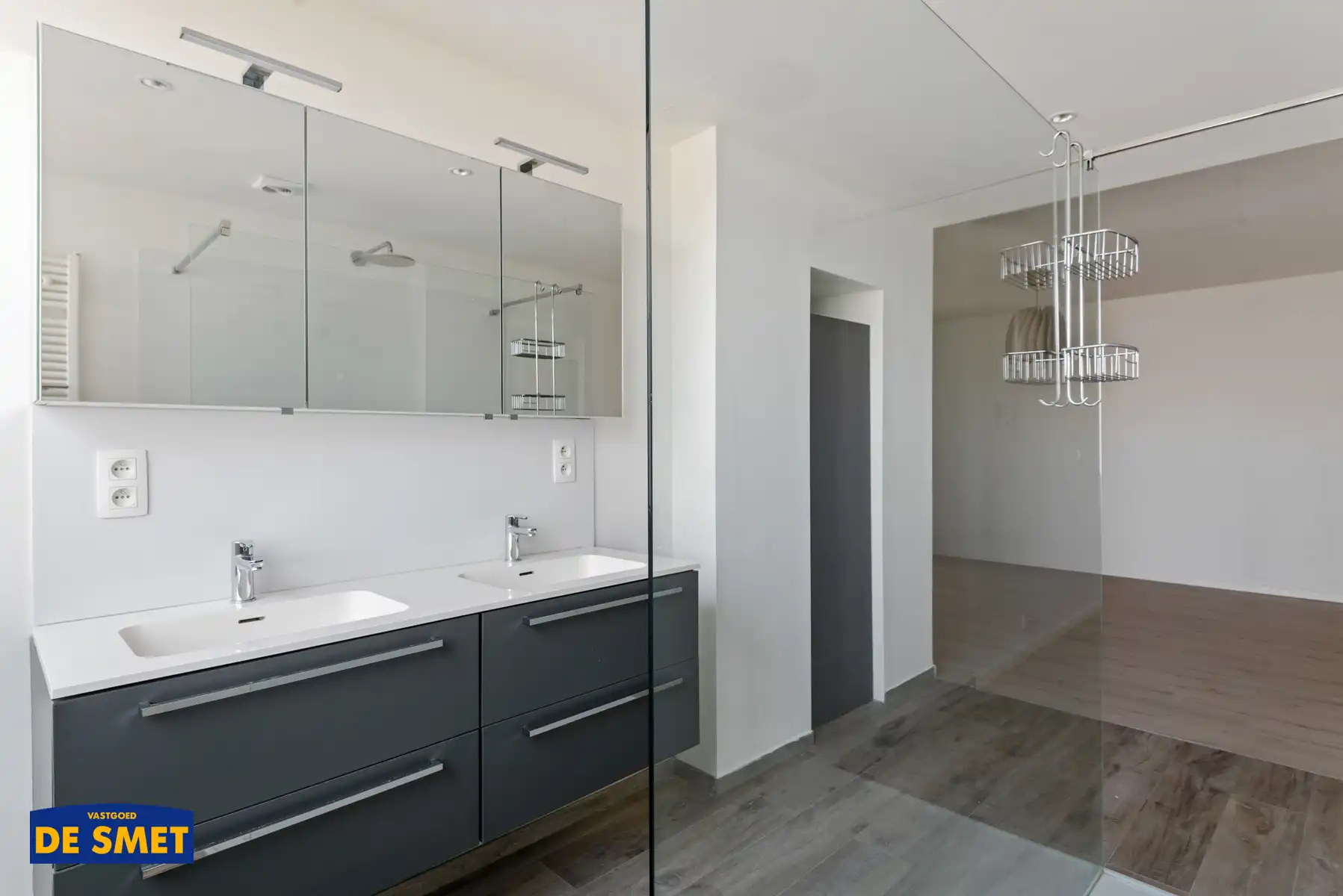 Volledig vernieuwd appartement met achteraan gelegen garage foto 10