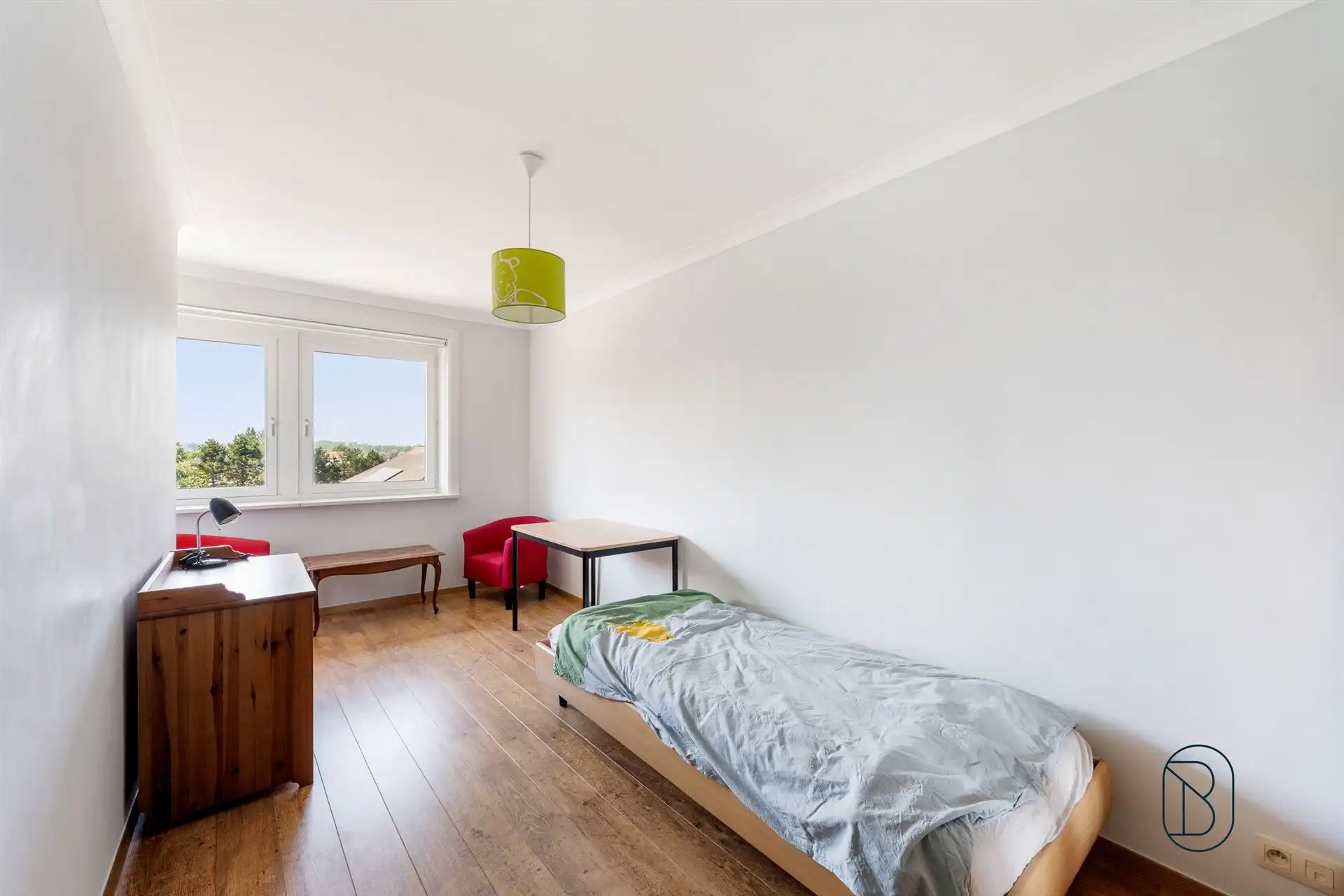 Instapklare bel-etagewoning met aangename tuin en 5 SLK! foto 16