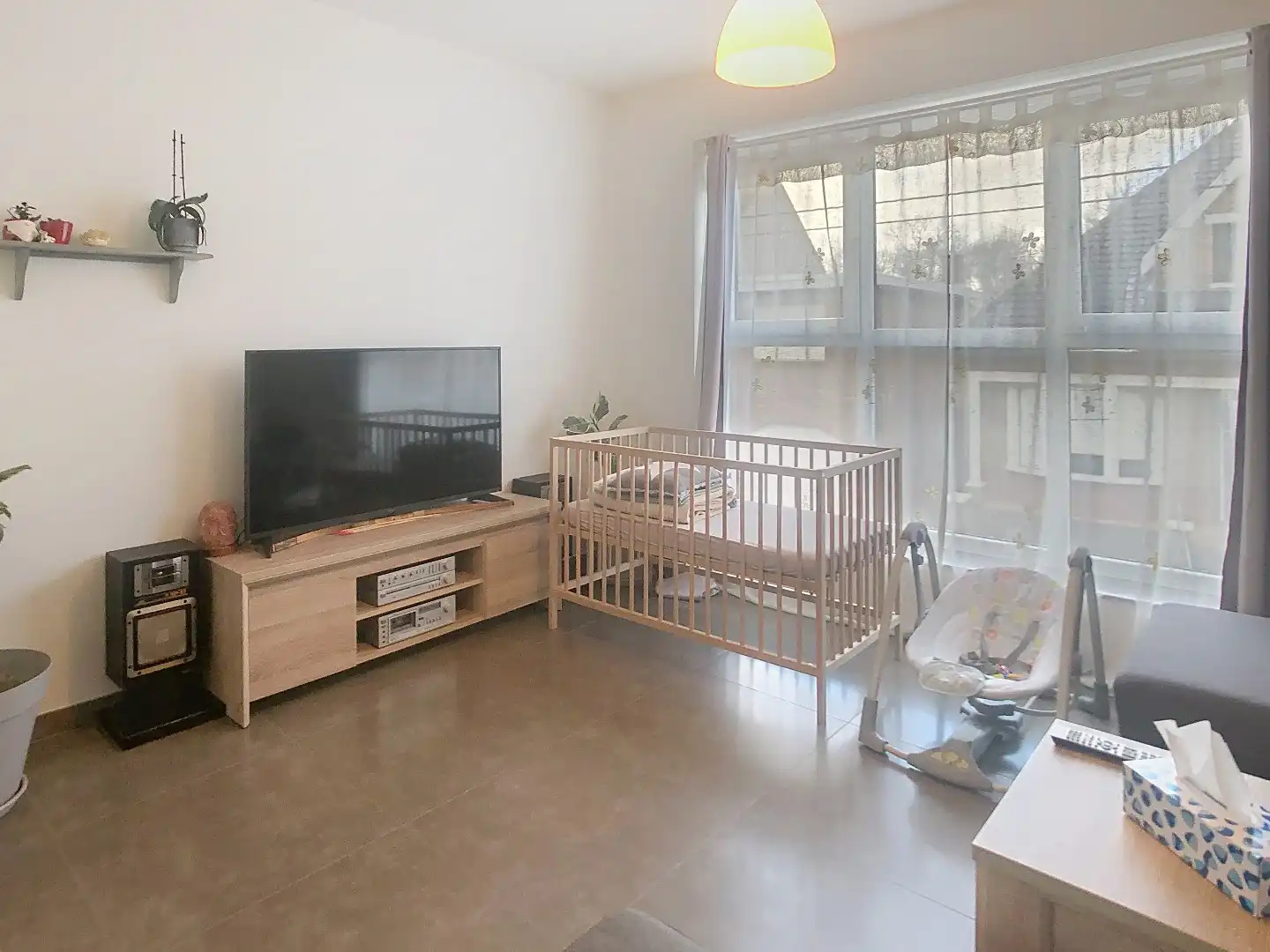 Zeer verzorgd duplex-appartement in centrum Westrozebeke, met tuintje, terras en carport foto 4