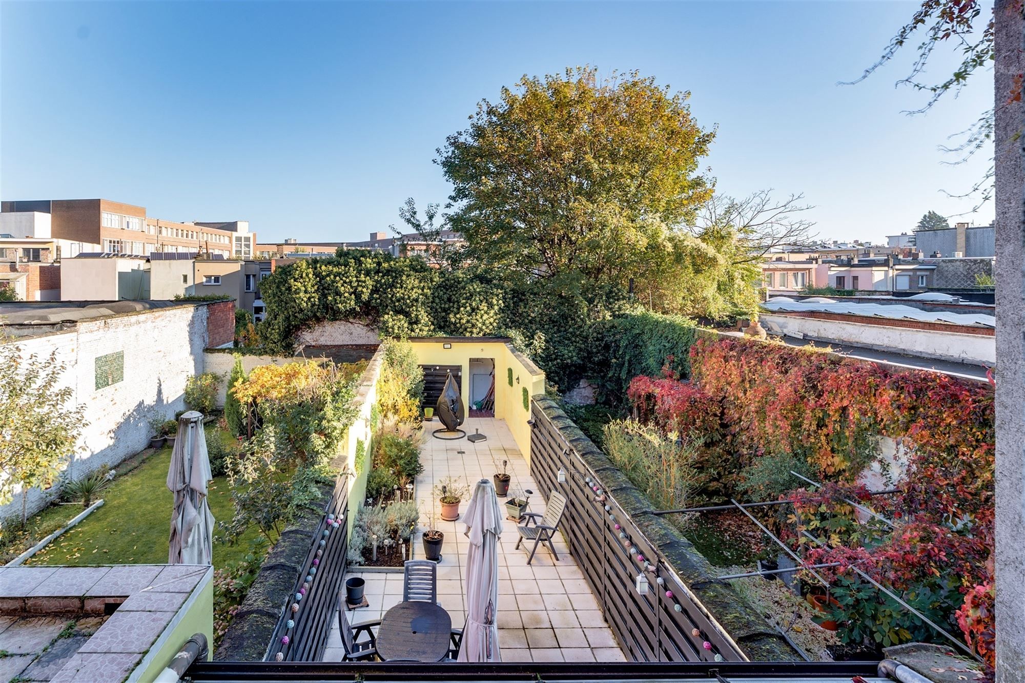 Hoofdfoto van de publicatie: Handelspand met woonst (2-4 slk) en grote tuin