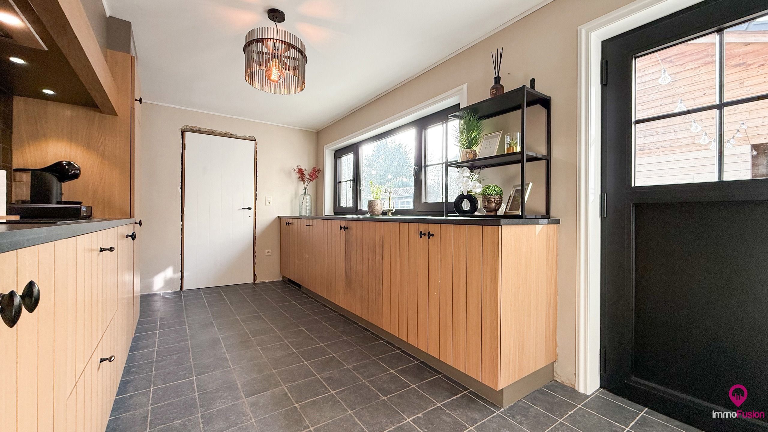 Kangoeroe woning met 5 slpks rustig gelegen! foto 11