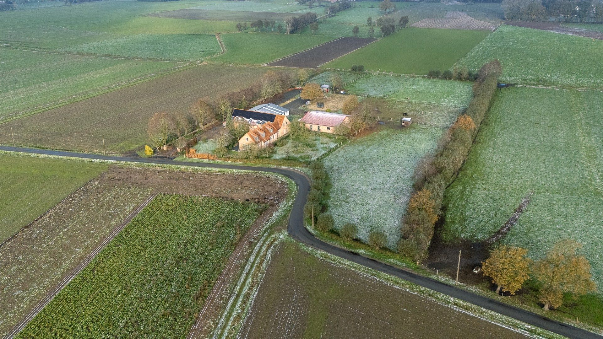 Landelijke eigendom met vergunde vakantiewoningen foto {{pictureIndex}}