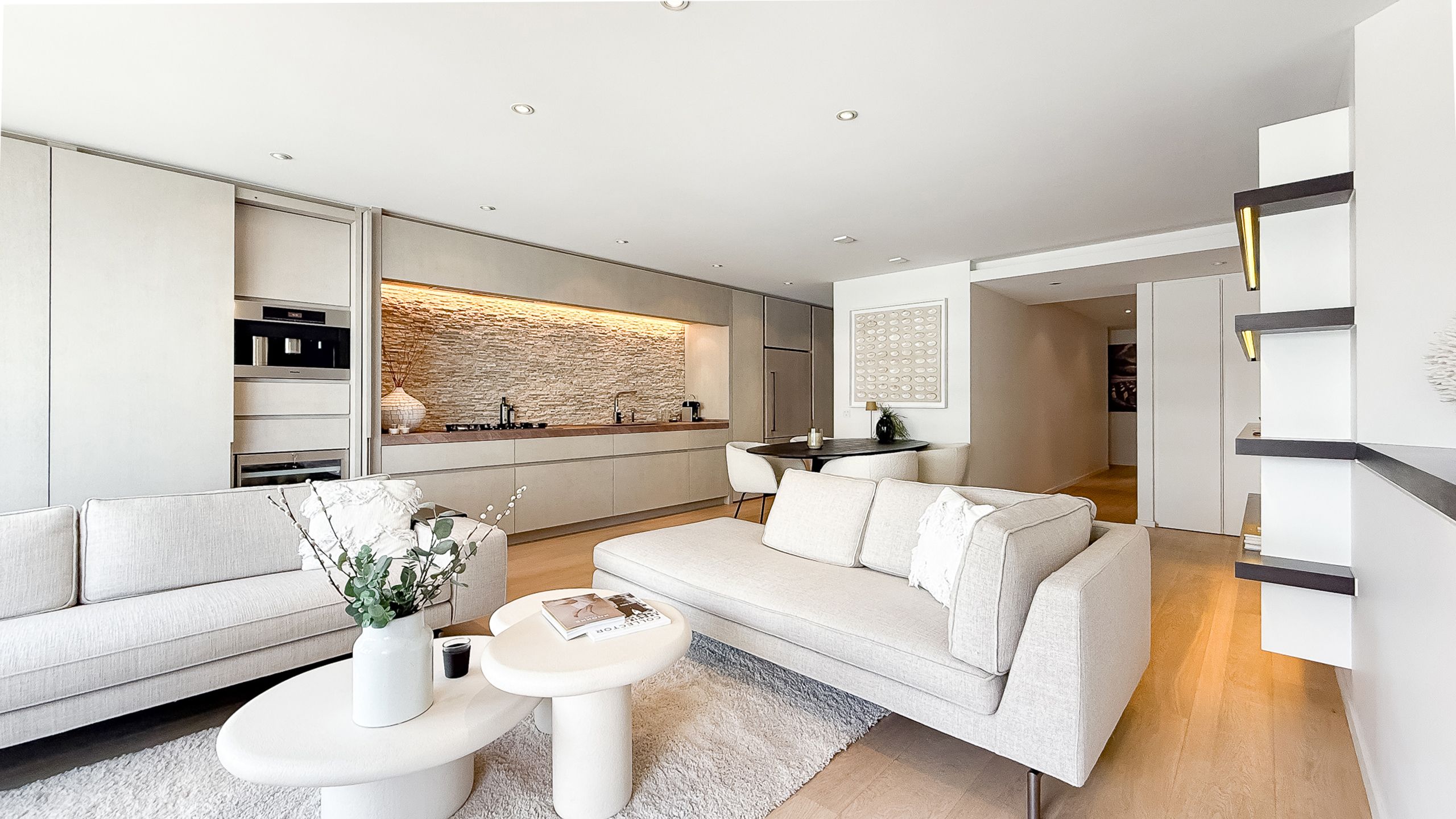 Exclusief appartement op een TOPLOCATIE op het ALBERTPLEIN  foto 2
