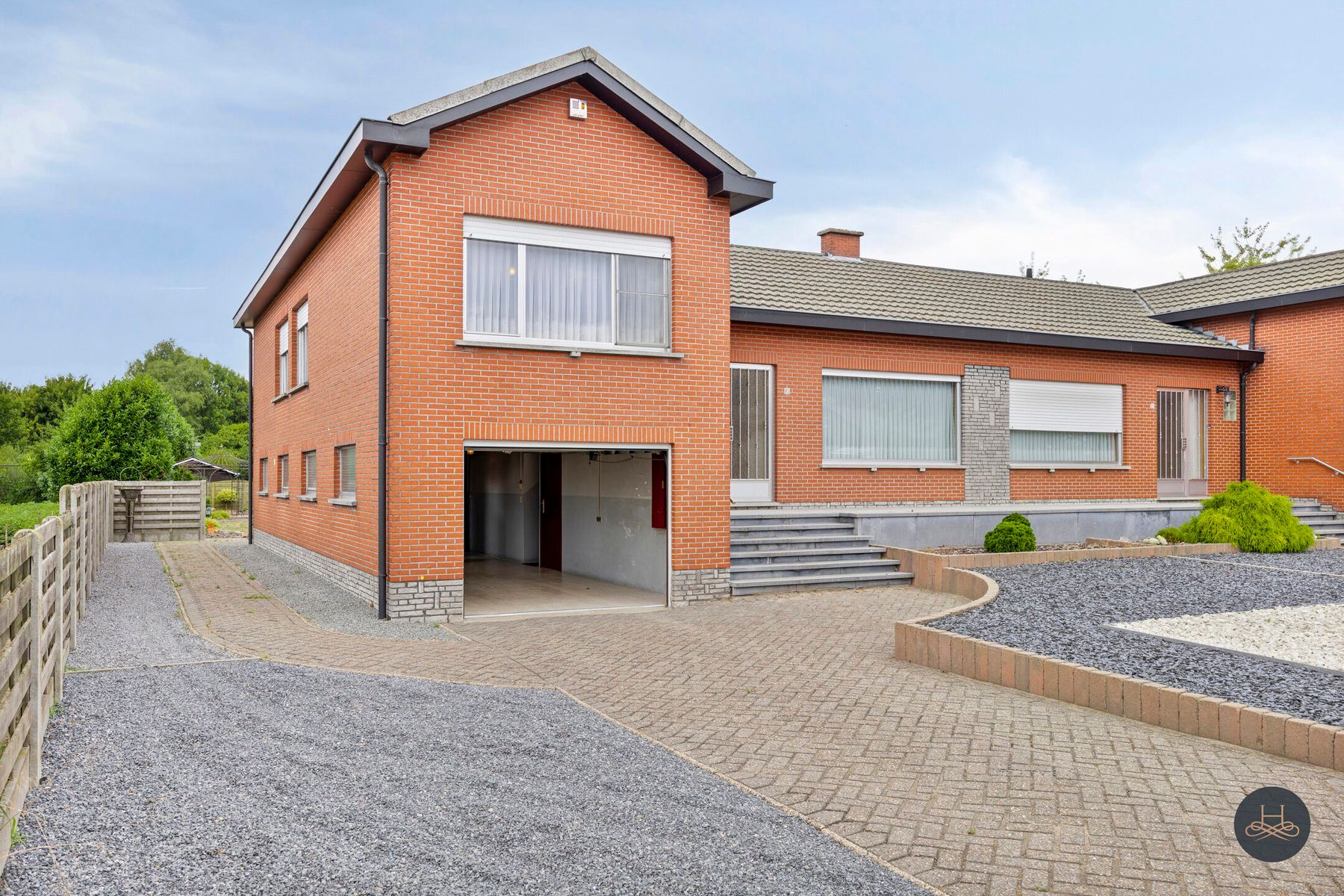 Uitstekend onderhouden woning met prachttuin op toplocatie foto 2