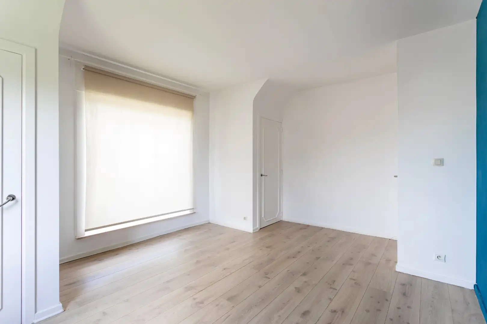 Ruime 4-gevelwoning met 4 slaapkamers, bureau, garage en tuin op 626 m² met bouwpotentieel in Halle foto 23
