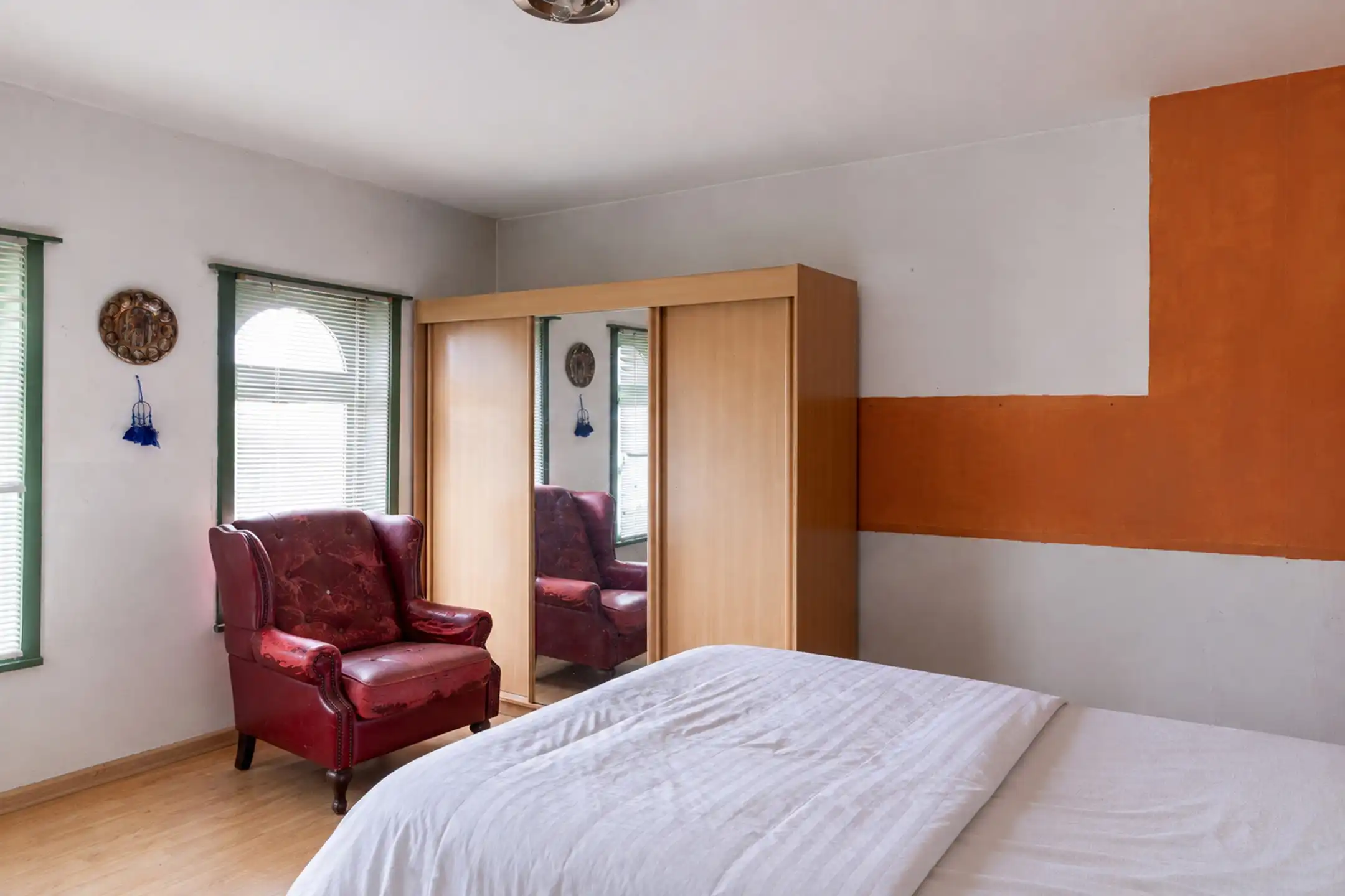 Te renoveren gesloten bebouwing met garage, ruime tuin en groenzicht in Oppuurs foto 11